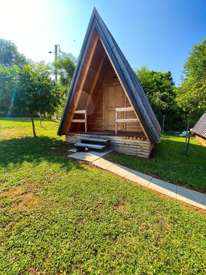 Rooms & Glamping Lana Haus Licko Petrovo Selo Exterior photo