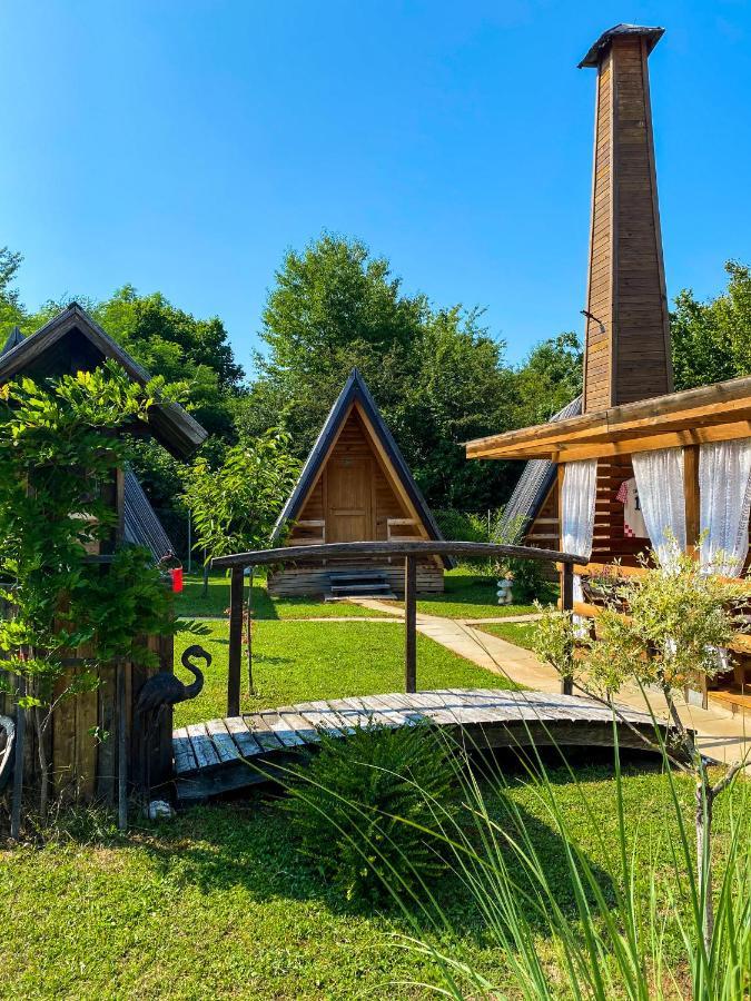 Rooms & Glamping Lana Haus Licko Petrovo Selo Exterior photo