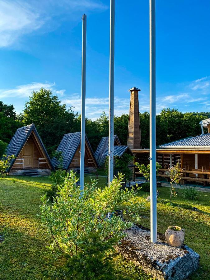 Rooms & Glamping Lana Haus Licko Petrovo Selo Exterior photo