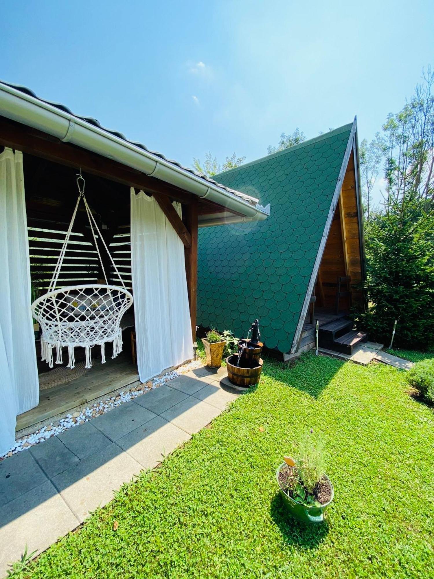 Rooms & Glamping Lana Haus Licko Petrovo Selo Exterior photo