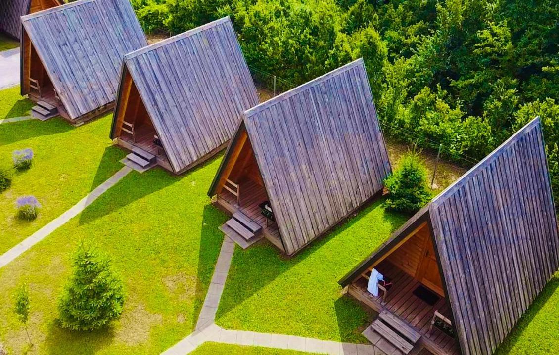 Rooms & Glamping Lana Haus Licko Petrovo Selo Exterior photo